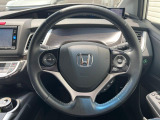 【純正革巻きステアリング】上質な革を使用することで、手にしっかり馴染みとても運転しやすいハンドルです♪