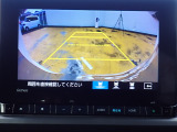 ◆【リアカメラ】が装着されています。リバースに入れるだけで映ります。後方の安全確認や、狭い駐車場での車庫入れ、雨の日や夜間など視界の悪い時に便利です。安全にバックする為には欠かせない装備です。