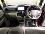 ●ハーフシェイド・フロントウインドウ●運転席用i-SRSエアバッグシステム〈連続容量変化タイプ〉&助手席用SRSエアバッグシステム●ECONスイッチ(ECONモード)