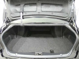 開口部の広いラッゲージスペース。スーツケースや旅行カバン、ゴルフバックなどの荷物も楽々積み込めます。