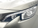 ●LEDヘッドライト:夜間走行時も良好な視界を確保し安心して運転できる高輝度LEDヘッドライトを装備!点灯速度が早く、消費電力も抑えられています。