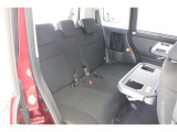 ■車内クリーニング■専門スタッフが見えないところまで徹底洗浄!車内のニオイもリフレッシュ!目に見えないところまで美しくがモットーです。だから、当店の中古車は内装にも自信があります!