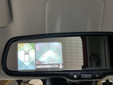 【アラウンドビューモニター】車を上から見下ろしているかのような映像で周囲の状況がひと目で確認、狭い駐車場に駐車するときも安心です♪