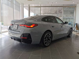 BMWプレミアムセレクション前橋では、高年式低走行モデルからMモデル、年式が経ちなかなかディーラーでは見かけないモデルまで幅広いラインナップで認定中古車を取り扱っております。品質に自信があります。