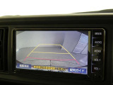 車庫入れや駐車で威力を発揮するのがバックモニター!ナビディスプレイに後ろの様子が映し出されるから安心です。