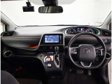 オシャレなインテリアで運転する気分も盛り上がりますよね^^