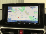 【トヨタ純正SDナビゲーション装備】純正品だから使いやすい!フルセグTV視聴可能で室内も快適♪地図データが古くなってきたら全国トヨタディーラーで更新(有料)も簡単にできます♪
