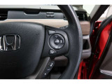 Hondaセンシングの機能のひとつ、アダプティブクルーズコントロール付!アクセルから足を離しても設定したスピードと前車との車間を保ち走行してくれます!車線維持もアシスト☆高速道路で疲労軽減ですね☆