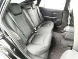広々としたスペースで居心地の良い後席空間が深いくつろぎをもたらします。