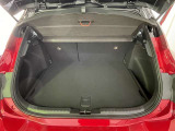 スポーツコンセプトなので、荷室の広さはそれほどありませんが、トノカバーで防音対策もされており、快適なドライブになるでしょう!
