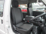 視界も良く運転のしやすいフロントシートです。