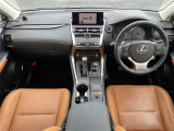 NX 300h バージョンL 4WD 本革シート