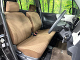 運転席シート廻りは使用感も少なく、良好な状態となっています。丁寧に使われていたことがよくわかりますね。