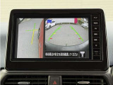 【アラウンドビューモニター】クルマを真上から見ているような映像で、周りの状況を確認しながら安心して駐車出来るカメラが付いてます♪移動物検知機能付き☆
