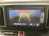 【バックカメラ】運転が苦手な方も車庫入れラクラクです!ギアをリバースに入れれば自動的に切り換わりますので、面倒な操作は不要です♪狭い駐車場もお車を傷つけず安心ですね!