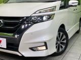 【LEDヘッドライト】悪天候や夜間走行時も良好な視界を確保し安心して運転できる高輝度LEDヘッドライトを装備!点灯速度が早く、消費電力も抑えられています。