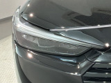 LEDヘッドライトは、点灯の瞬間から最大光量を発揮し、突然暗くなるトンネルなどでの安定感を高めます。