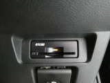 ここに ETC付いております。高速道路の料金所もスイスイ♪ ETCカードの申し込みは日産カードがおすすめ!!!「安心」「おトク」「便利」で皆さまのカーライフをサポートする特典満載のカードです。
