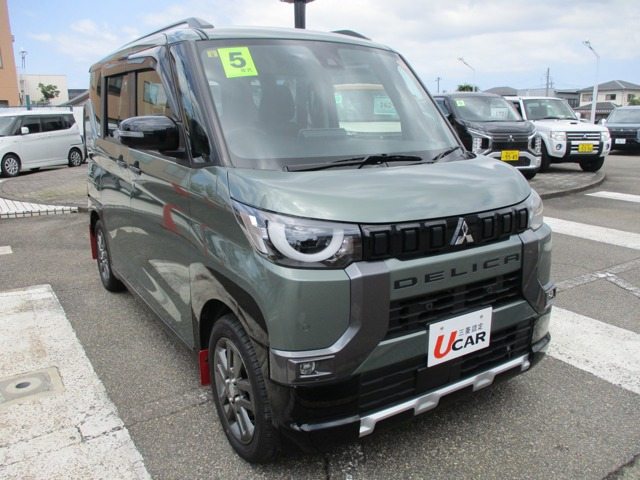 デリカミニ G プレミアム 4WD 