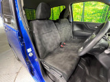 運転席まわりには十分なスペースがあり、大柄な方でもゆったり運転していただける環境です。