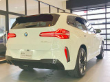 BMWのメカニックによる、100項目の納車前点検エンジン、ミッション、マフラー、電気系統やコンピュータなどを詳細に点検します。交換基準の部品があれば、純正部品を使用し整備した後にお客様にお渡しします。