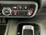 運転席/助手席シートヒーターで寒い日もすぐに温かくなり快適に過ごせます。2段階の温度調整が可能です