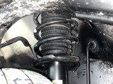 お車を安心してお乗りいただく為には、足回りの定期点検が欠かせません。サービスサポート(有償保証)では無料点検もご提供しており、安心のカーライフをお過ごしいただけるサポート体制が整っています。
