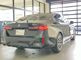 BMWのメカニックによる、100項目の納車前点検エンジン、ミッション、マフラー、電気系統やコンピュータなどを詳細に点検します。交換基準の部品があれば、純正部品を使用し整備した後にお客様にお渡しします。
