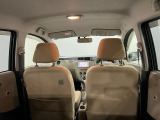 車内は明るくて見通しが良く、初めての方でも運転しやすい印象です。