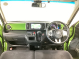 【前方視界】開放的な前方視界!運転がしやすく疲れにくいです♪窓が大きく、見通しがとっても良いおクルマですよ♪
