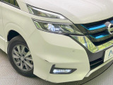 【LEDヘッドライト】悪天候や夜間走行時も良好な視界を確保し安心して運転できる高輝度LEDヘッドライトを装備!点灯速度が早く、消費電力も抑えられています。