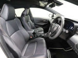 ゆったり室内で運転もしやすいです♪使い勝手の良い配置も考えられています!!