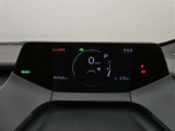 とっても見やすいメーターです。夜間時はラグジュアリーな気分にさせてくれる照明が魅力ですので、夜のドライブも楽しみになりますよ♪