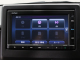 【純正ナビゲーション】使いやすいナビ操作にオーディオ機能も充実!Bluetooth接続で運転中のハンズフリー電話や好みの音楽を車内に流す事が出来ます。ラインナップや車種に応じて豊富な機能が使用可能♪