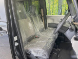 運転席シート廻りは使用感も少なく、良好な状態となっています。丁寧に使われていたことがよくわかりますね。