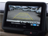 【バックカメラ】駐車が苦手な方でも安心してお乗りいただけます。リバース連動で画面が切り替わるのでとっても便利です。