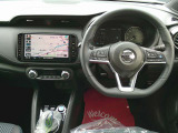 スッキリとした運転席回りになっています。