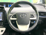 【純正革巻きステアリング】上質な革を使用することで、手にしっかり馴染みとても運転しやすいハンドルです♪