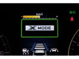 X-MODEは4輪の駆動力やブレーキなどを最適にコントロール。悪路からのスムーズな脱出をサポートします。