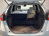 載せるものに合わせて、自由自在にシートを調整。長めの荷物も、大きな買い物も、工夫次第でスッキリ収まります。使い方次第で楽しみが広がる空間です。