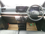 操作しやすい運転席廻り!操作パネルも使いやすい!!ドライブが楽しくなります!
