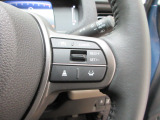 Hondaセンシングの機能のひとつ、アダプティブクルーズコントロール付!アクセルから足を離しても設定したスピードと前車との車間を保ち走行してくれます!車線維持もアシスト☆高速道路で疲労軽減ですね☆