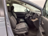 シートはフィット性も良く、楽な運転姿勢を保てます。
