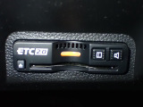 デザインスッキリのビルトイン『ETC』!高速道路の特典はもちろん、キャッシュレスなので料金所では徐行するだけで通過可能です!