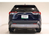 明るく視認性の良いLED式テール&ハイマウントストップランプ採用で、後続車に対して自車の存在をアピールすることて安全性を高めます!