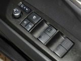 電動格納式ドアミラー・パワーウインドウを装備しています。