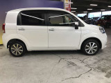 エンジンルーム、室内、クリーニング済みです。厳選したお車を屋内展示場にて展示中☆車両品質には自信がございます!ぜひ一度ご来店ください!!