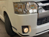 【LEDヘッドライト】悪天候や夜間走行時も良好な視界を確保し安心して運転できる高輝度LEDヘッドライトを装備!点灯速度が早く、消費電力も抑えられています。