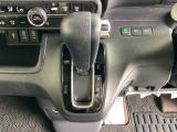 発進時から滑らかに加速する無段階変速のCVTはストップ&ゴーの多い街の中も快適です