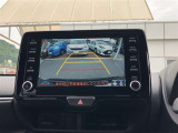 バックガイドモニターで、後方を確認しながら安心して駐車することができます。運転初心者も熟練者も必須の機能ですよ!